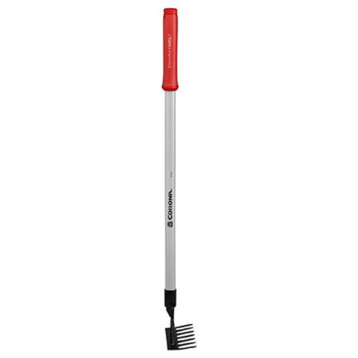 Corona Extended Reach Rake - 7-Tine: aluminum handle, red comfort grip, 7-tine head for gardening.

